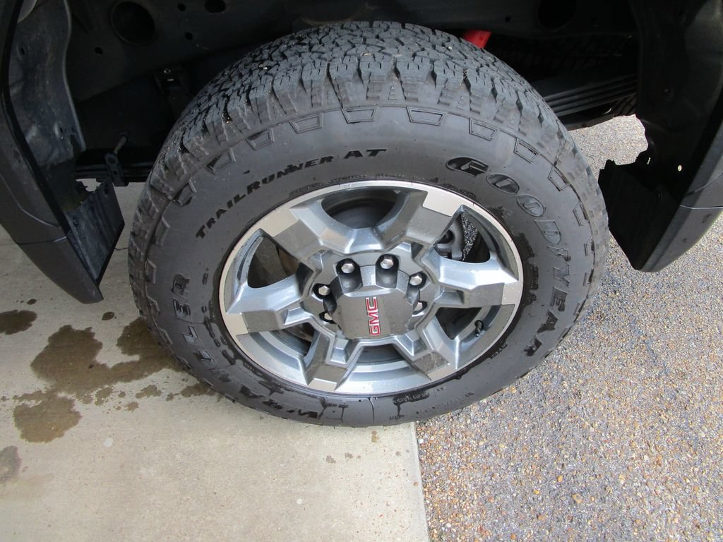 Used 2026 GMC Sierra 2500 SLE w/ SLE Value Package; AWD/4WD image 12