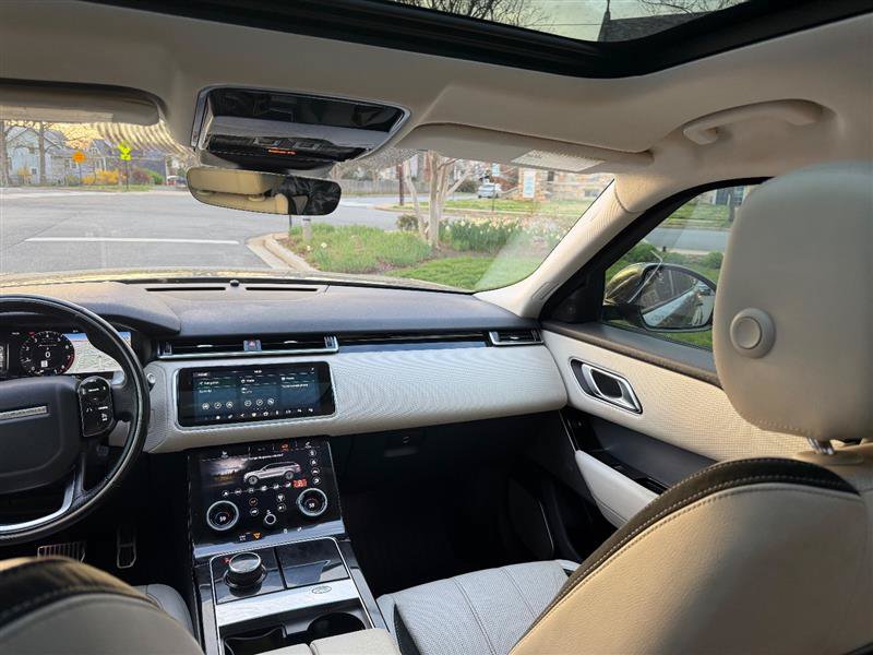 Used 2018 Land Rover Range Rover Velar R-Dynamic SE AWD/4WD image 30