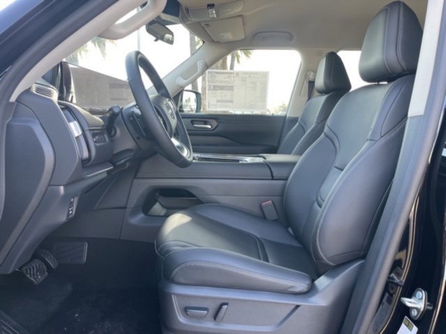 New 2025 Nissan Armada SV image 13