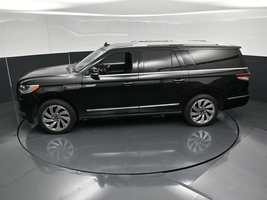 Used 2022 Lincoln Navigator L Reserve AWD/4WD image 57