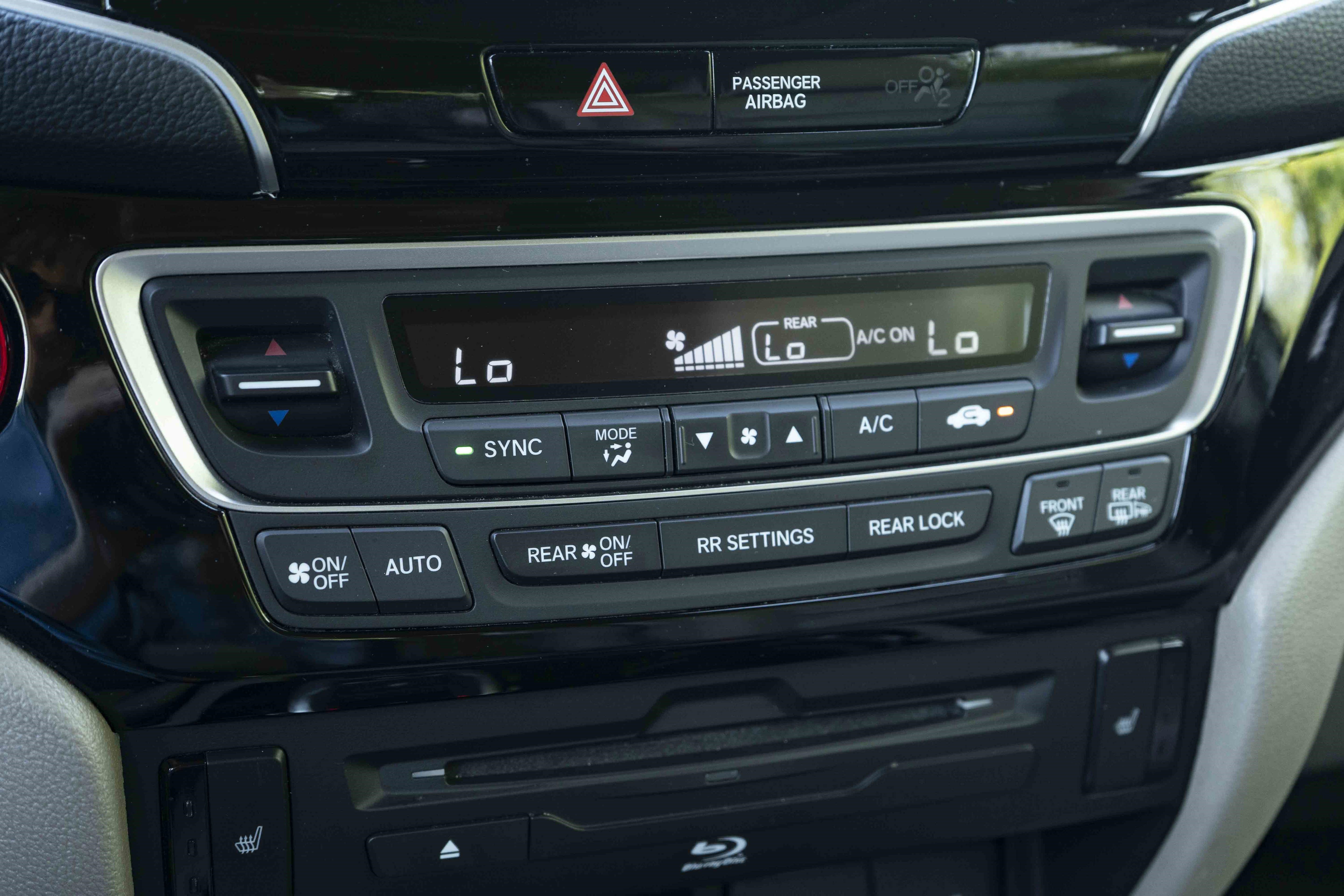 Used 2021 Honda Pilot Touring image 32