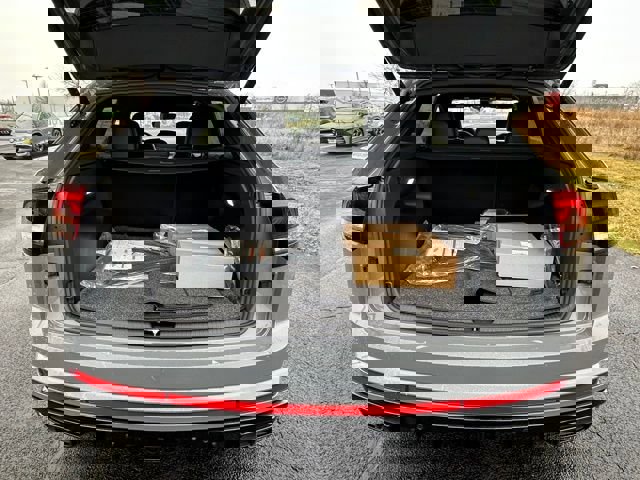 New 2026 Volkswagen Atlas Cross Sport SEL R-Line image 17