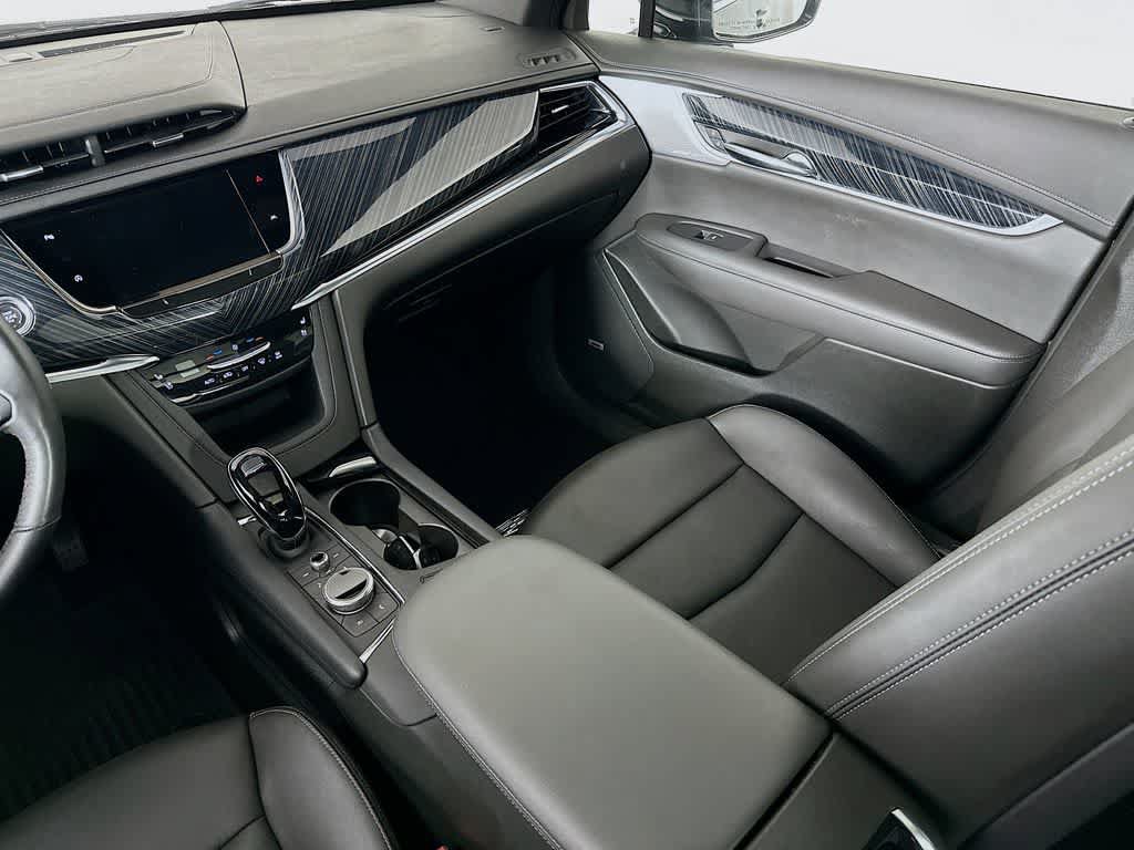 Used 2024 Cadillac XT6 Premium Luxury AWD/4WD image 11