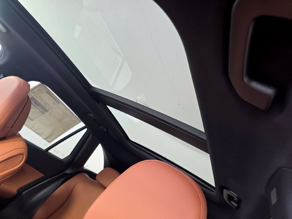 New 2027 Mercedes-Benz GLC 300 4MATIC image 9