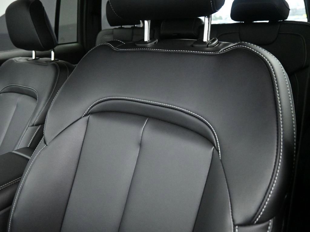 New 2026 Jeep Grand Cherokee Limited image 13