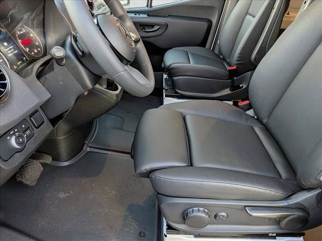 Used 2025 Mercedes-Benz Sprinter 2500 image 11