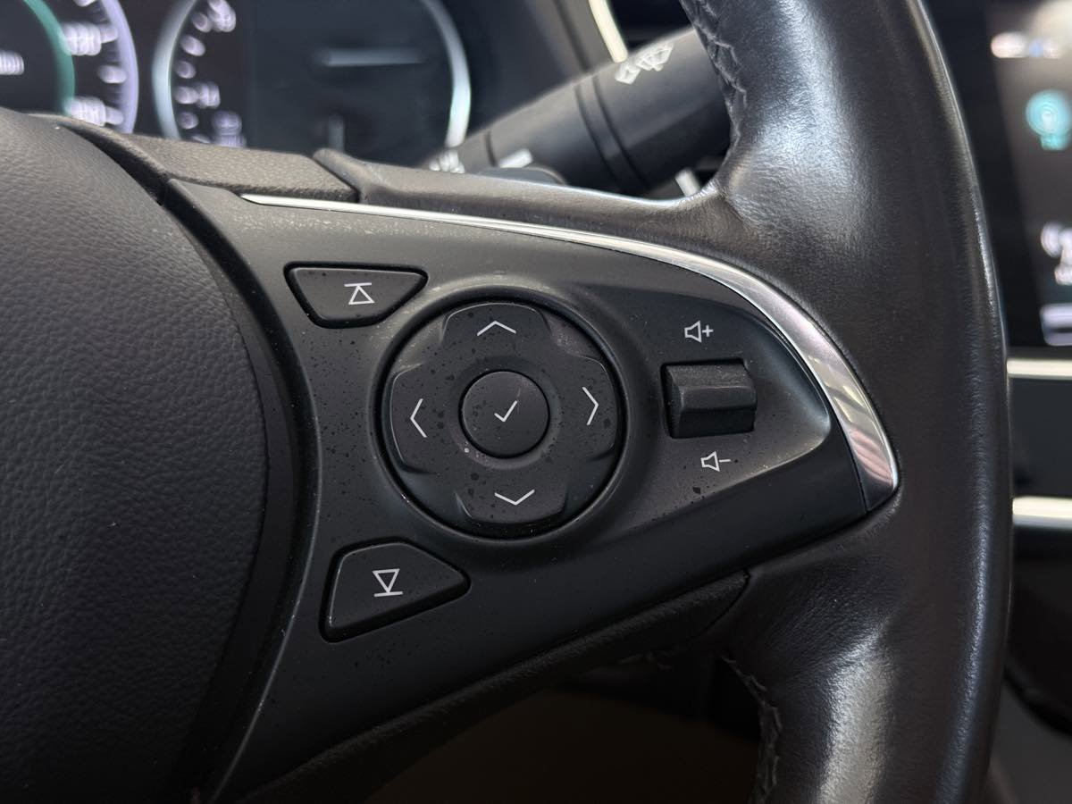 Used 2018 Buick LaCrosse Premium w/ Driver Confidence Package #2 image 39