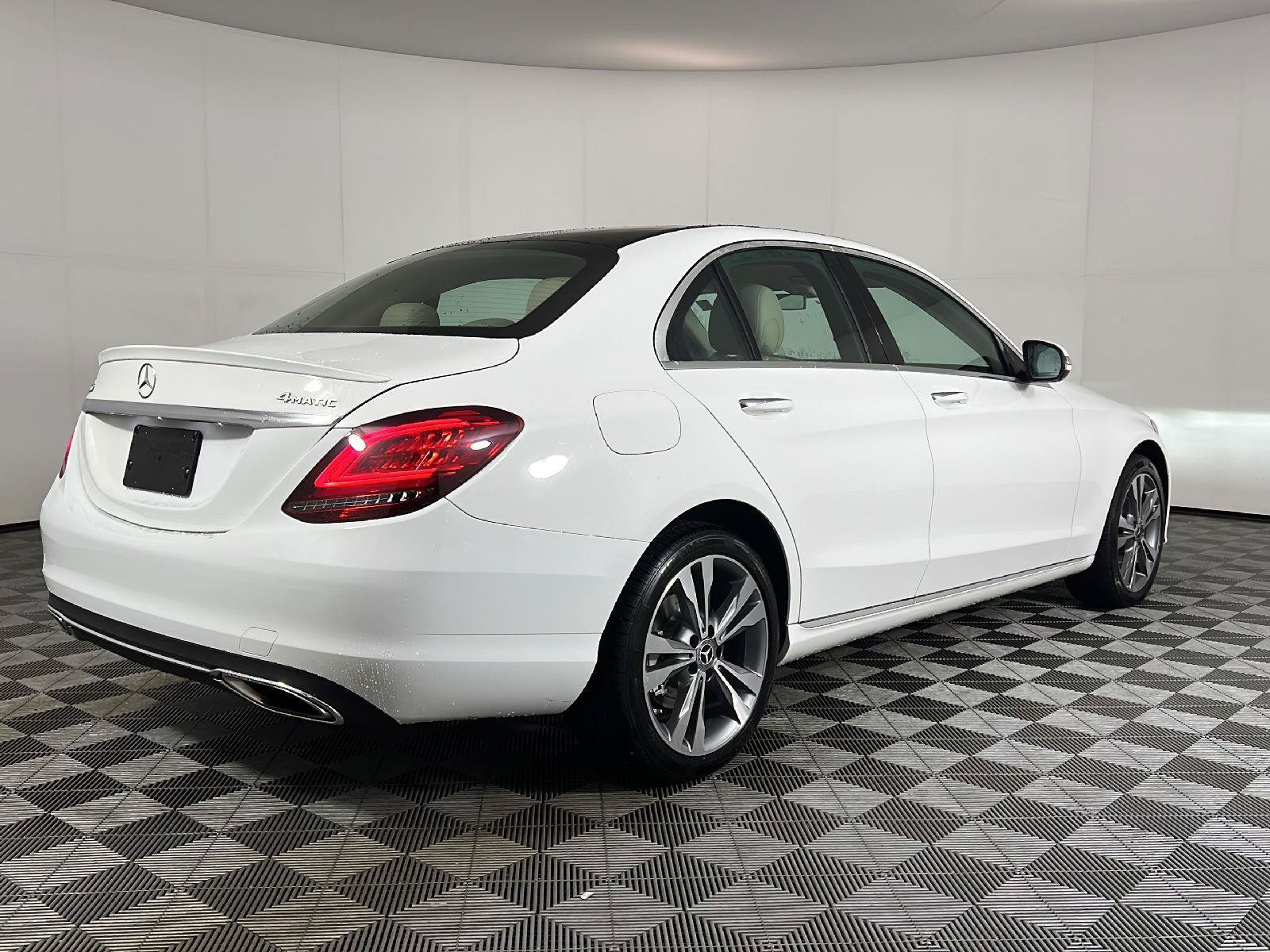Used 2019 Mercedes-Benz C 300 4MATIC Sedan image 5