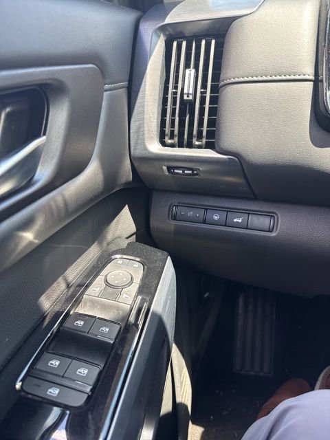 Certified 2024 Nissan Pathfinder SL AWD/4WD image 41