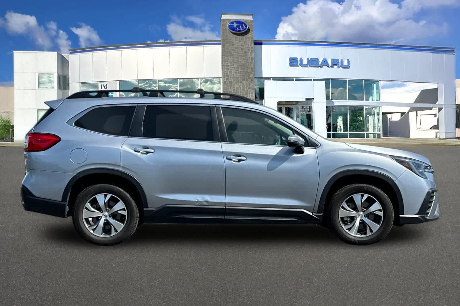 Used 2023 Subaru Ascent Premium w/ Convenience Package AWD/4WD image 6
