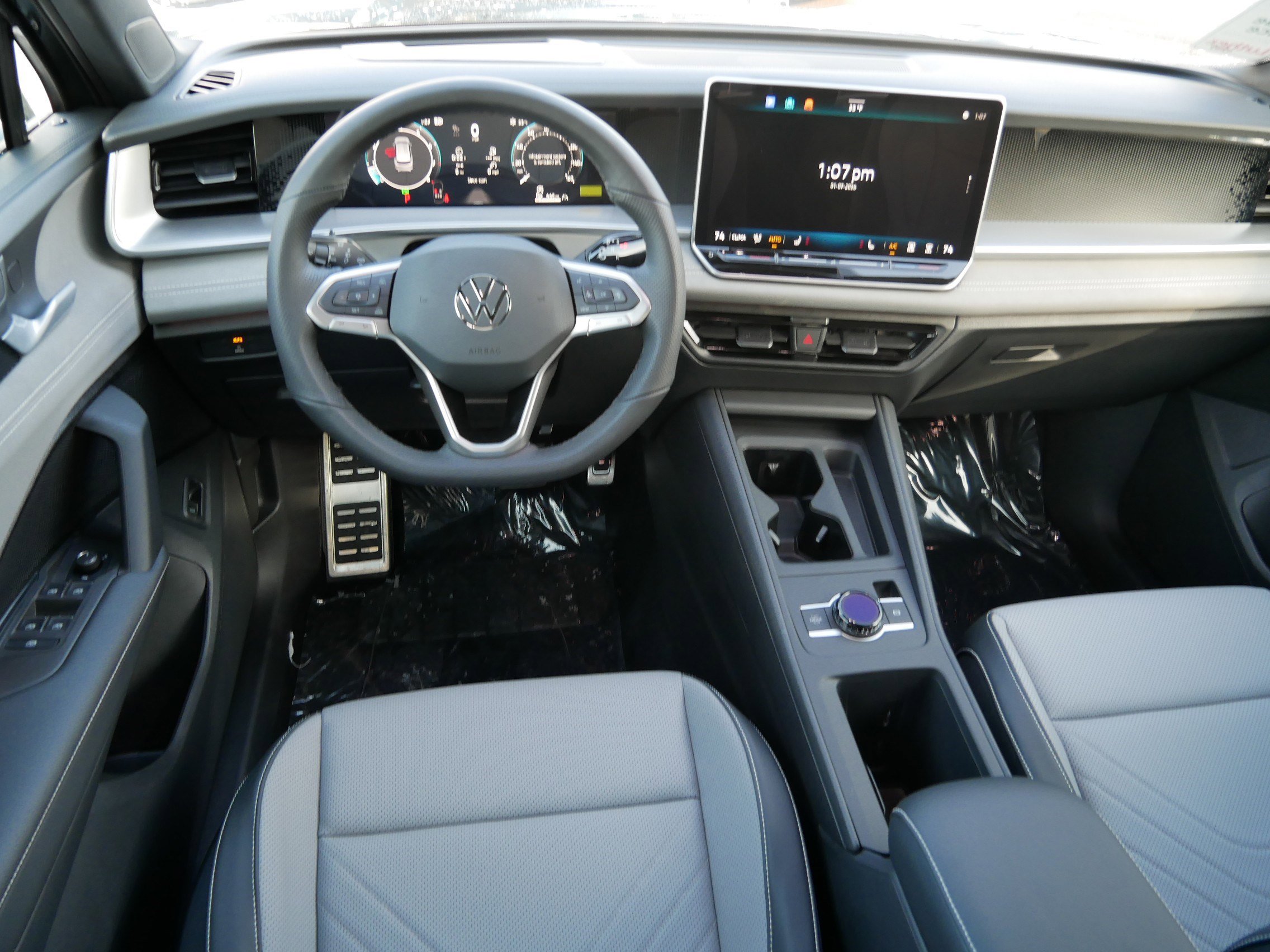 New 2026 Volkswagen Tiguan SE R-Line image 7