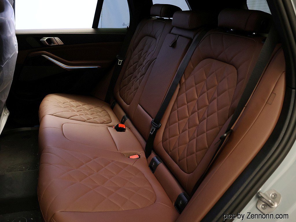 New 2026 BMW X5 xDrive50e w/ M Sport Package AWD/4WD image 13