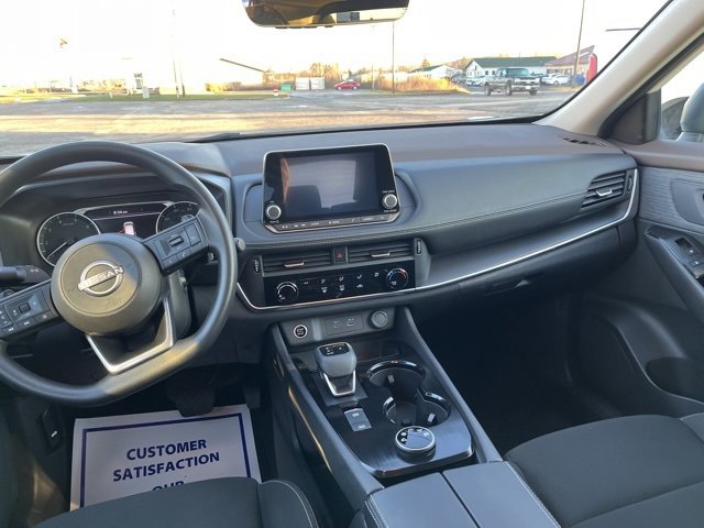 Used 2023 Nissan Rogue S image 12