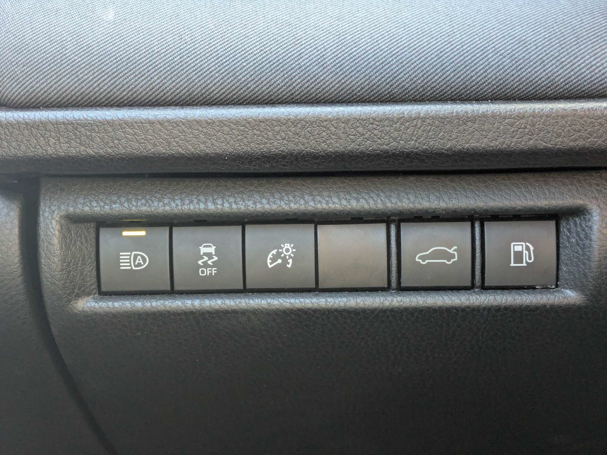 Used 2025 Toyota Camry LE FWD image 23