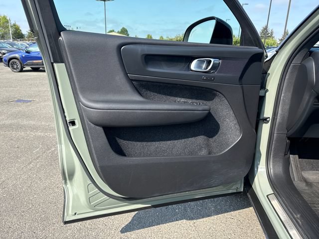 Used 2023 Volvo XC40 Recharge Plus w/ Protection Package Premier AWD/4WD image 15