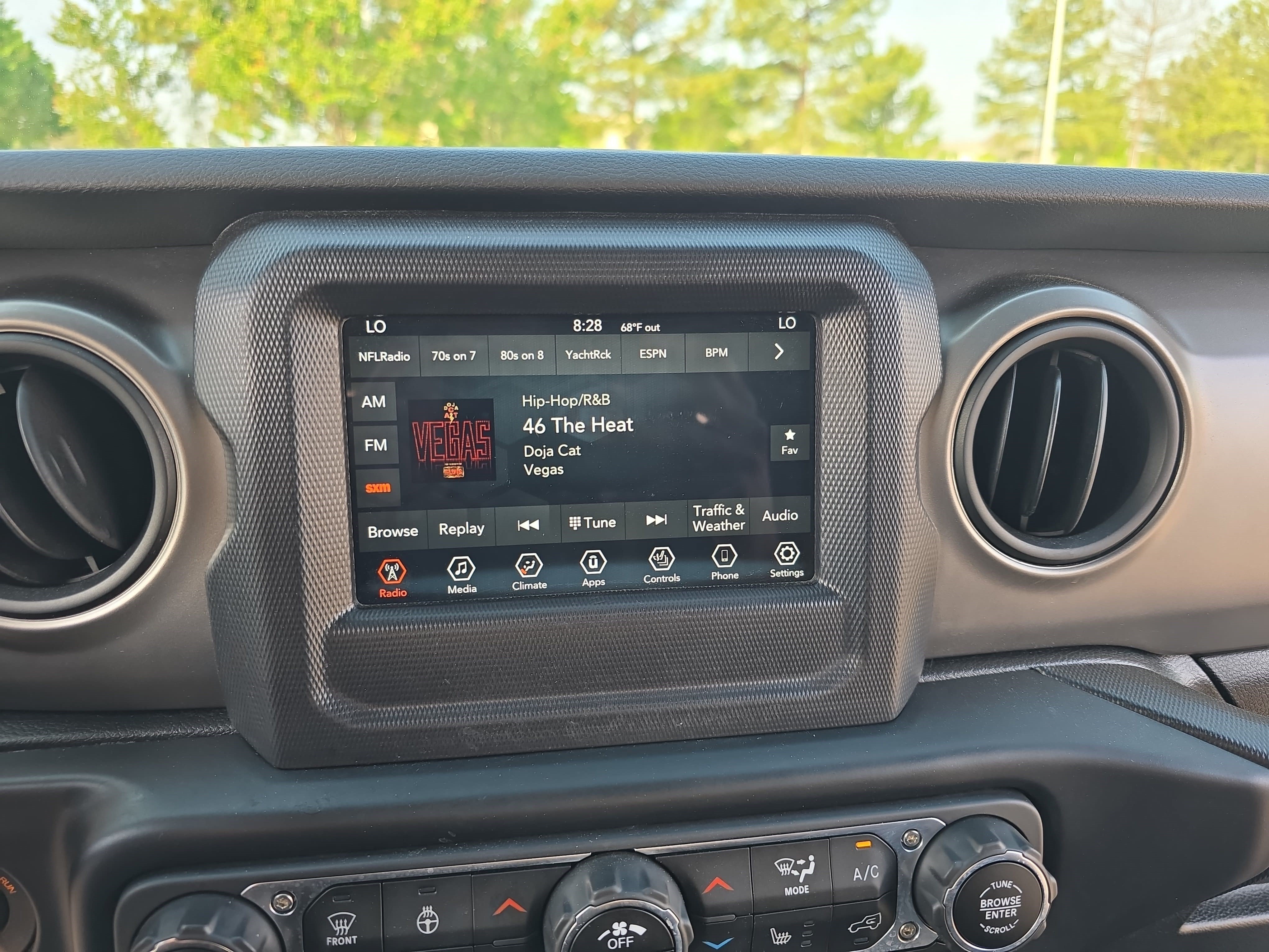 Used 2020 Jeep Wrangler Sport AWD/4WD image 19