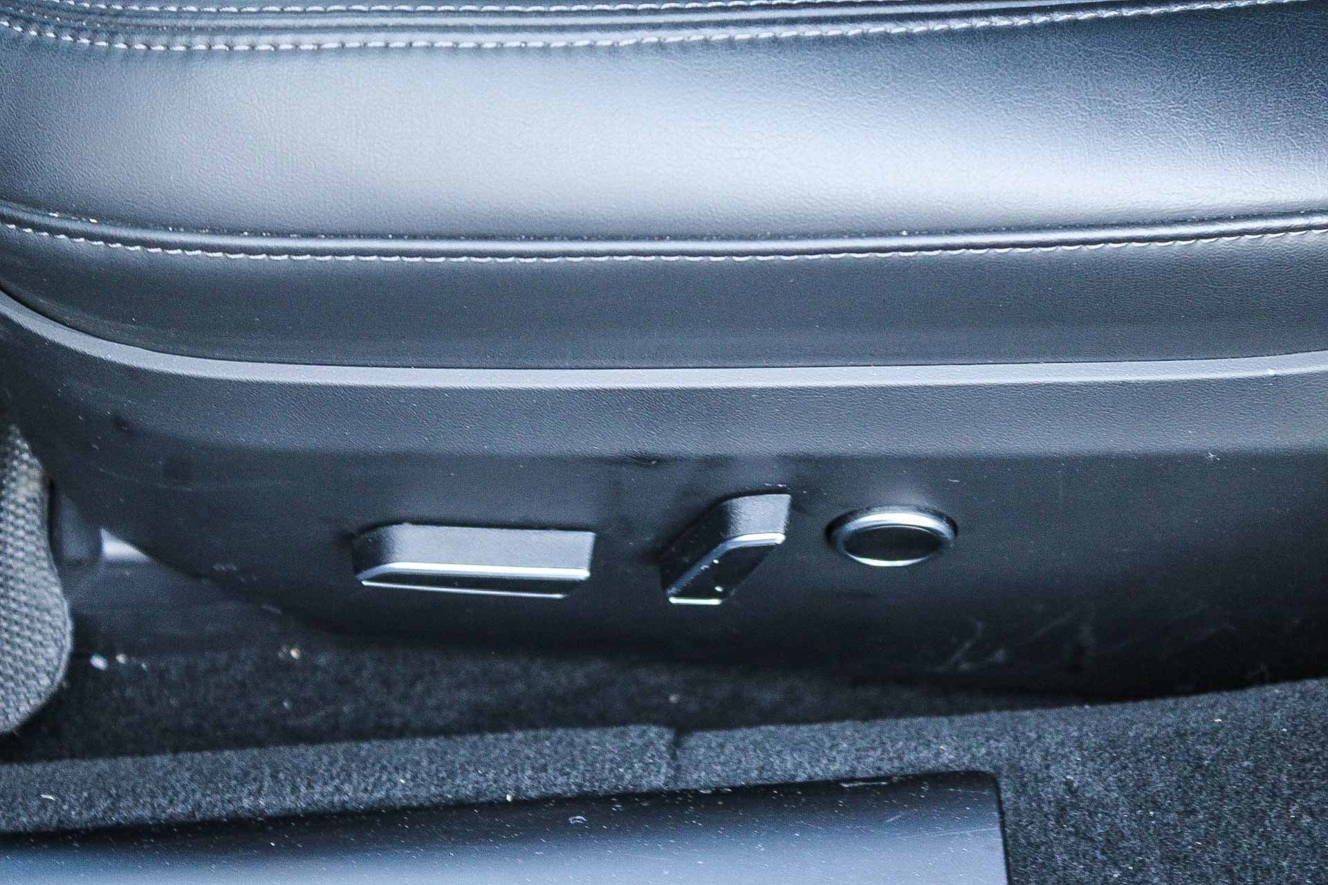 Used 2023 Tesla Model S Standard Range image 22