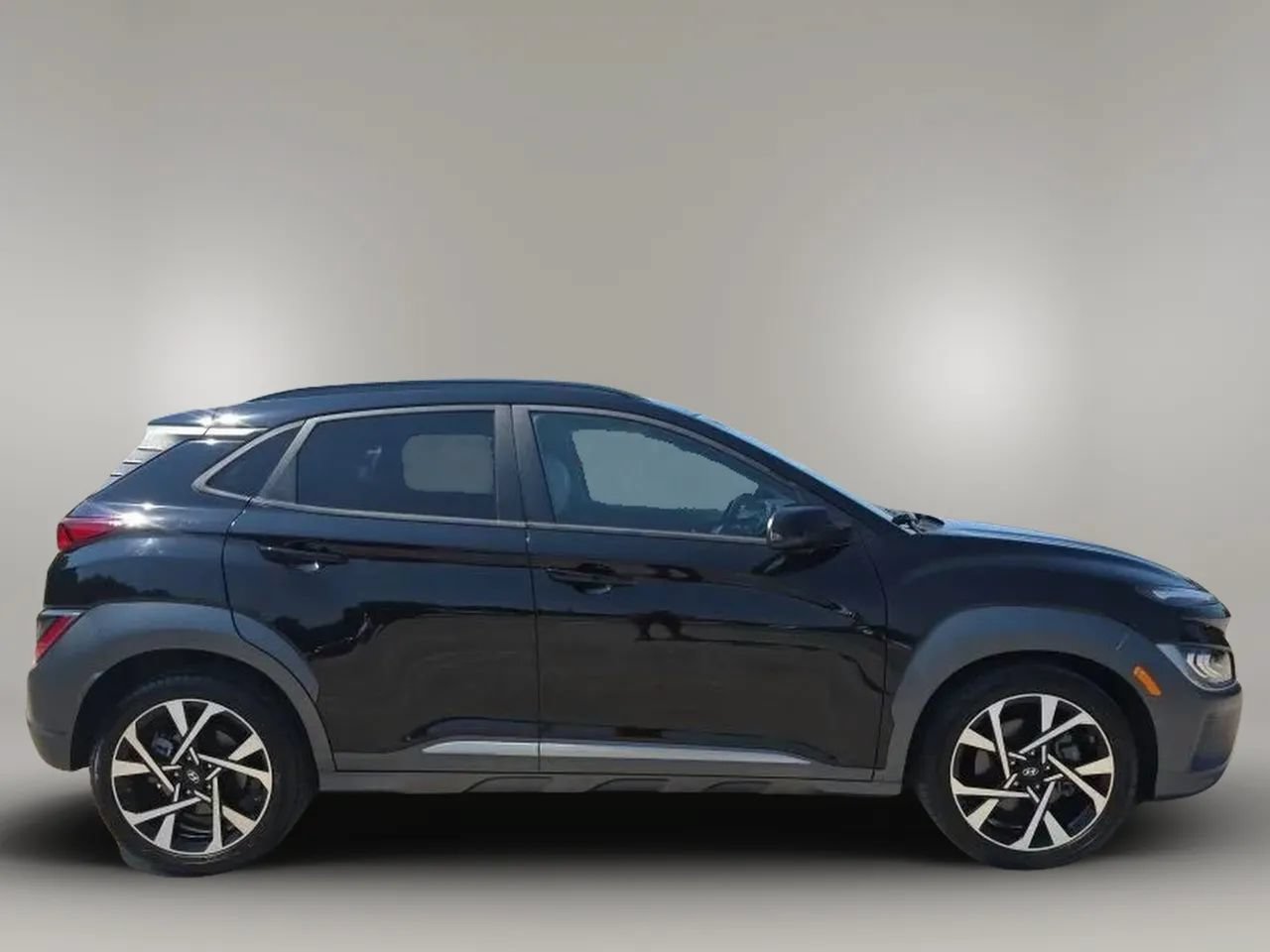 Used 2023 Hyundai Kona Limited AWD/4WD image 9