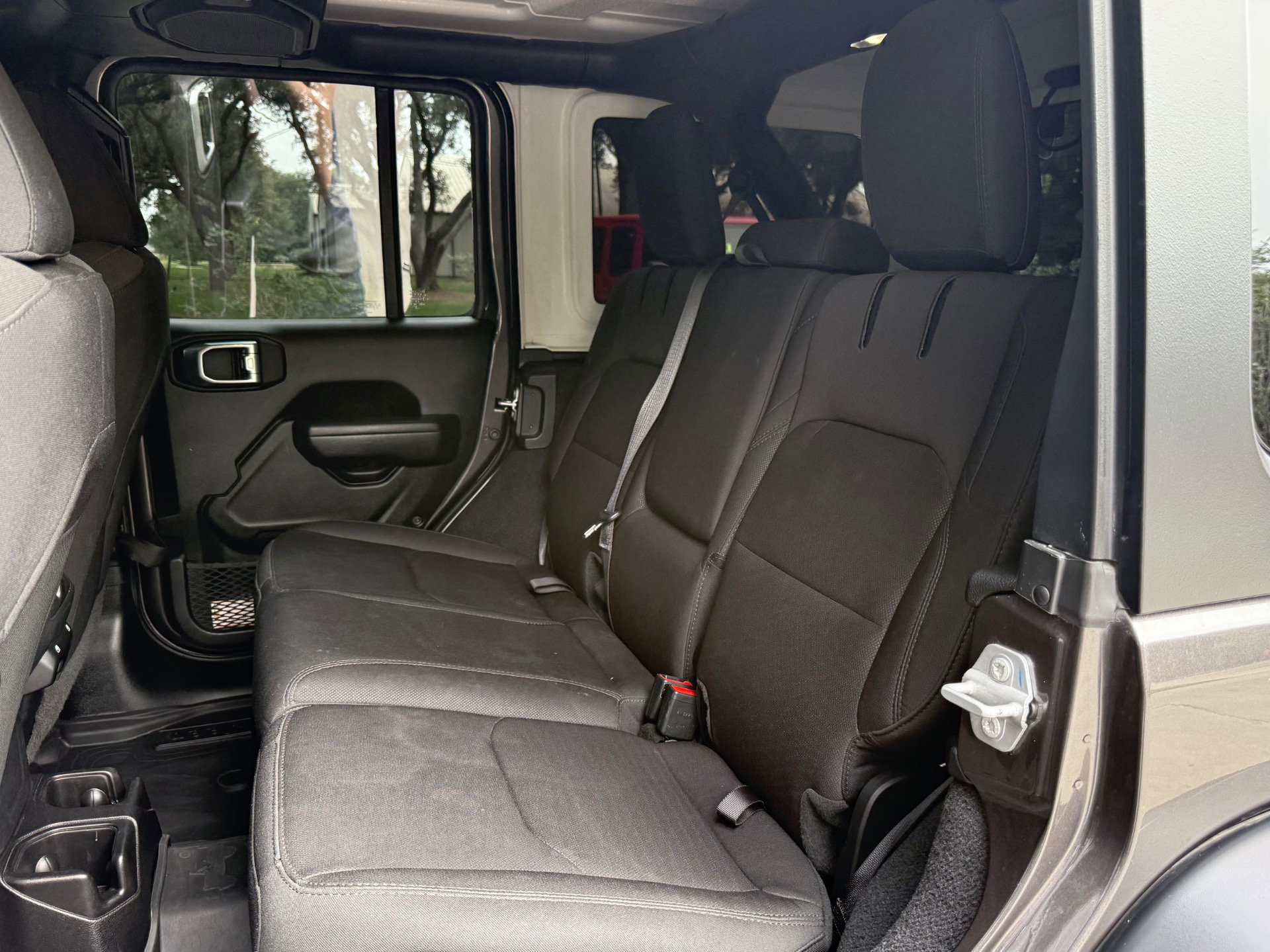 Used 2023 Jeep Wrangler Unlimited AWD/4WD image 41