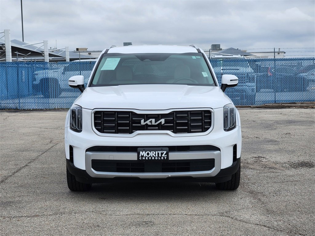 Used 2023 Kia Telluride S image 2