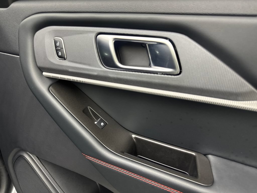 Used 2025 Ford Explorer ST-Line w/ Premium Package RWD image 49