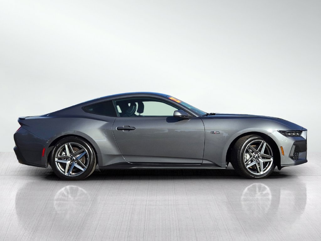 Used 2025 Ford Mustang GT Premium RWD image 3