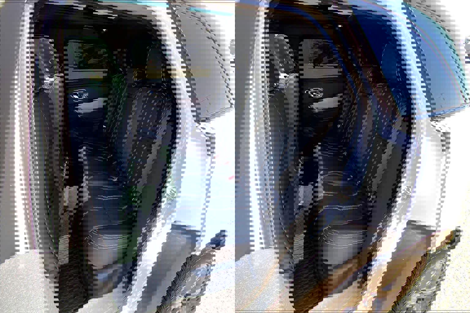 Used 2023 Land Rover Range Rover Velar R-Dynamic S AWD/4WD image 21