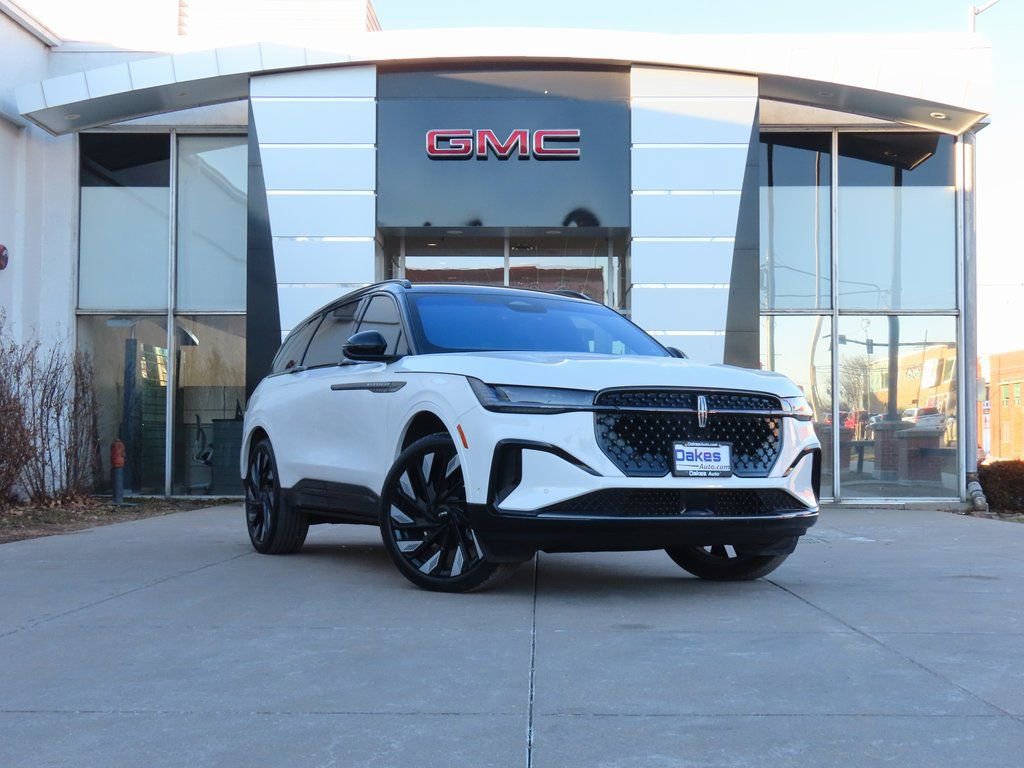 Used 2024 Lincoln Nautilus Reserve w/ Jet Appearance Package (87T)