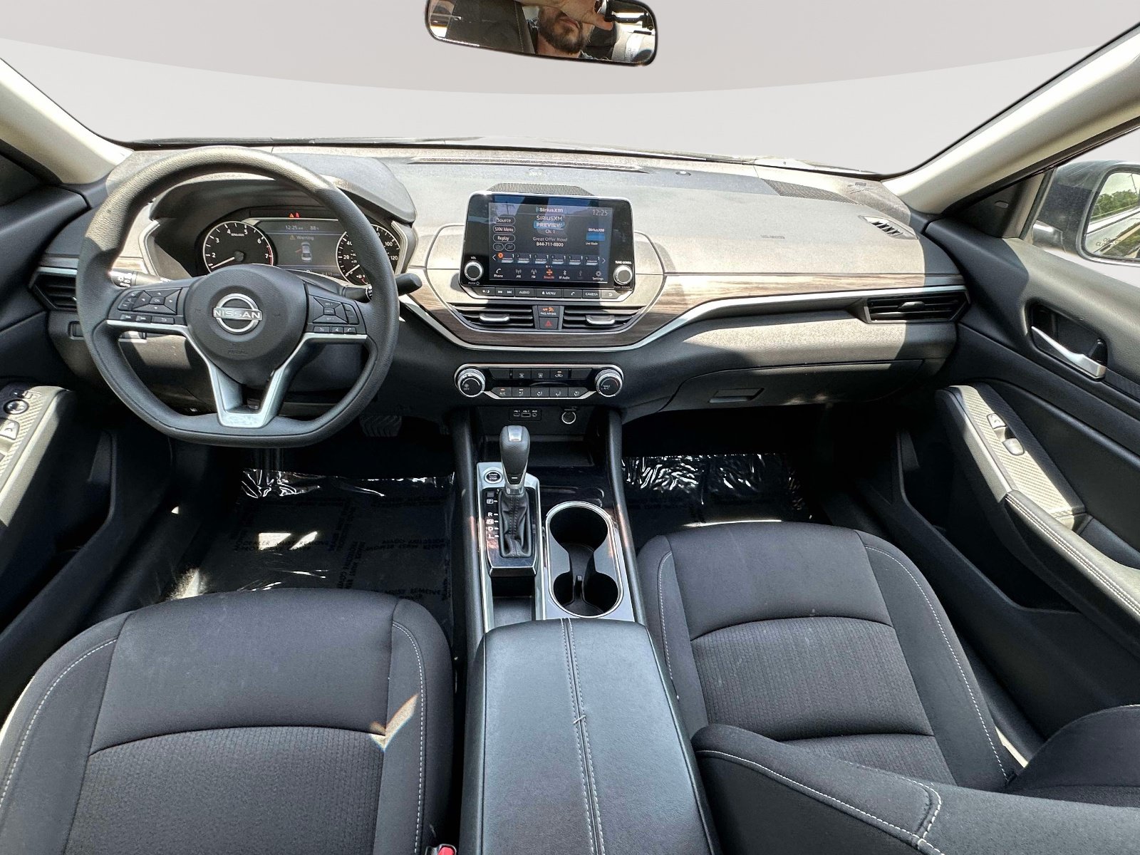 Used 2024 Nissan Altima 2.5 SV FWD image 7