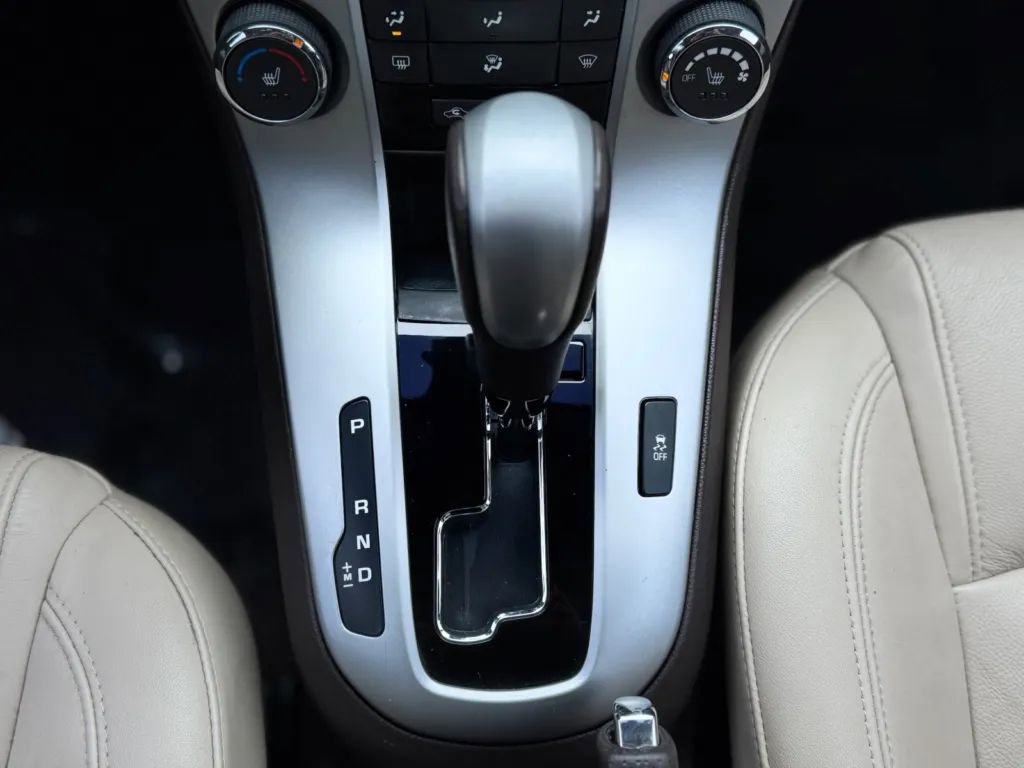 Used 2015 Chevrolet Cruze LT w/ Sun, Sound and Sport Package image 20