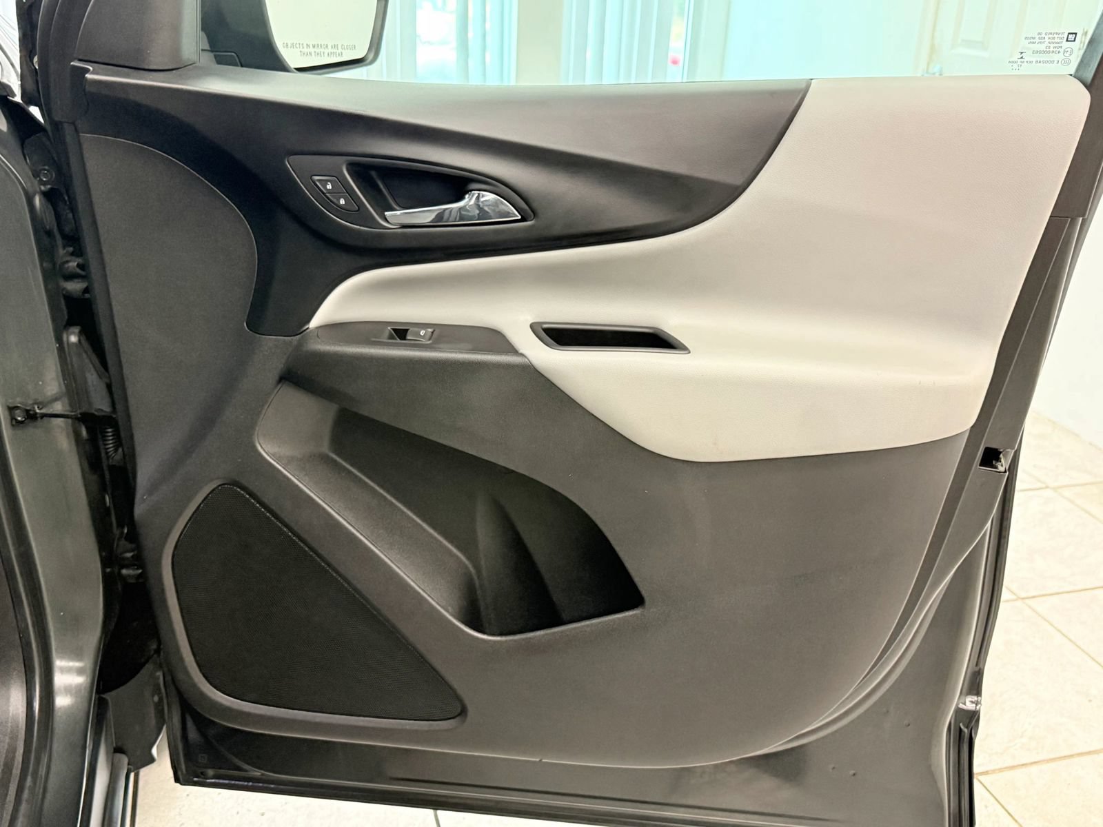 Used 2018 Chevrolet Equinox LS AWD/4WD image 23