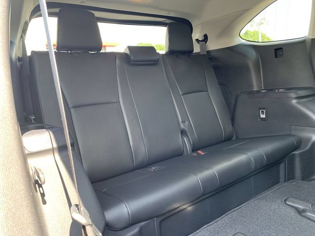 Used 2024 Toyota Highlander Limited AWD/4WD image 37