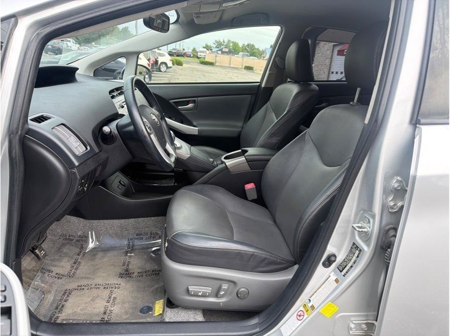 Used 2012 Toyota Prius Four w/ Preferred Accessory Pkg FWD image 12