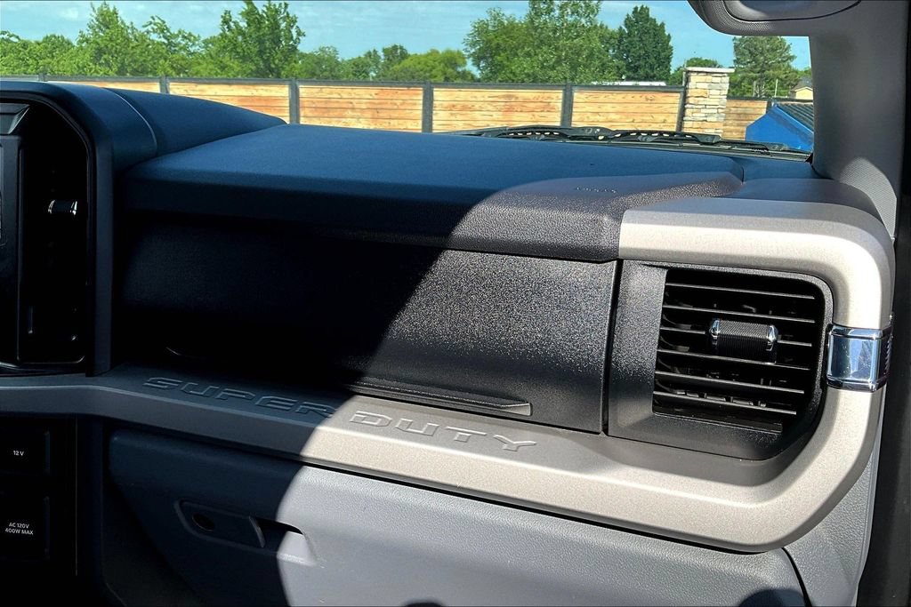 Used 2023 Ford F350 XLT AWD/4WD image 13