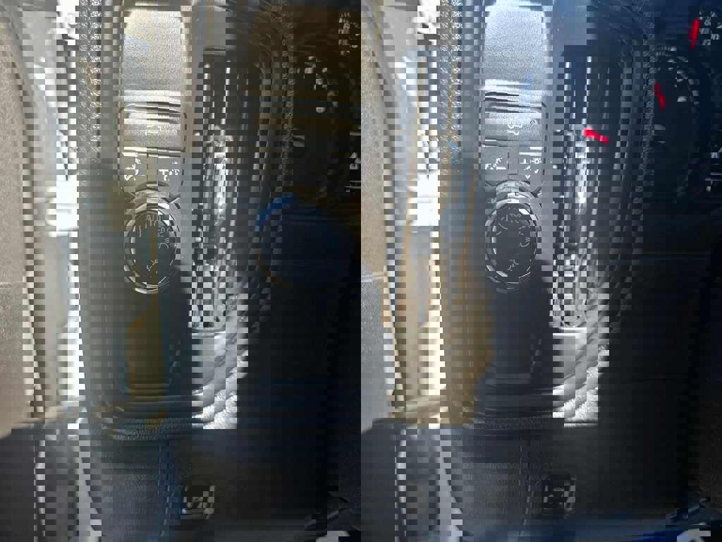 Used 2025 Chevrolet Silverado 1500 W/T image 10