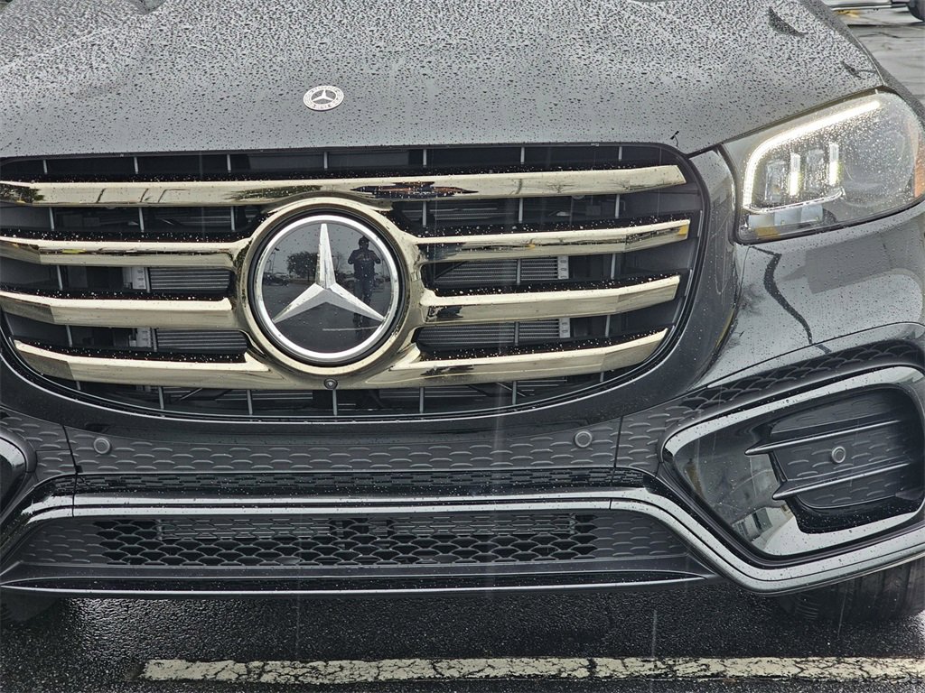 New 2026 Mercedes-Benz GLS 580 4MATIC image 9