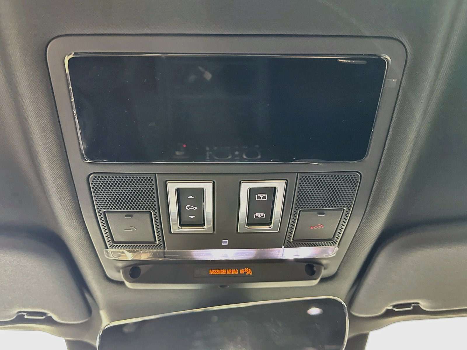 New 2026 Land Rover Defender 110 X-Dynamic SE AWD/4WD image 32