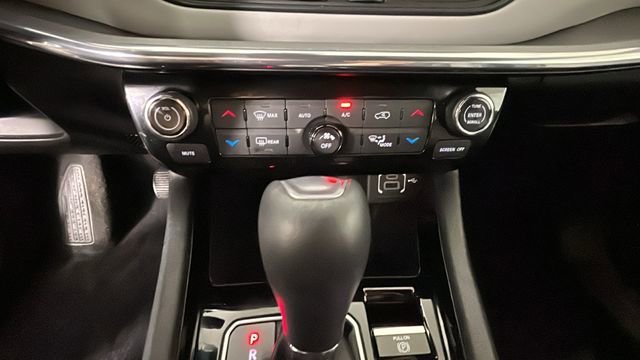 Used 2023 Jeep Compass Limited AWD/4WD image 23
