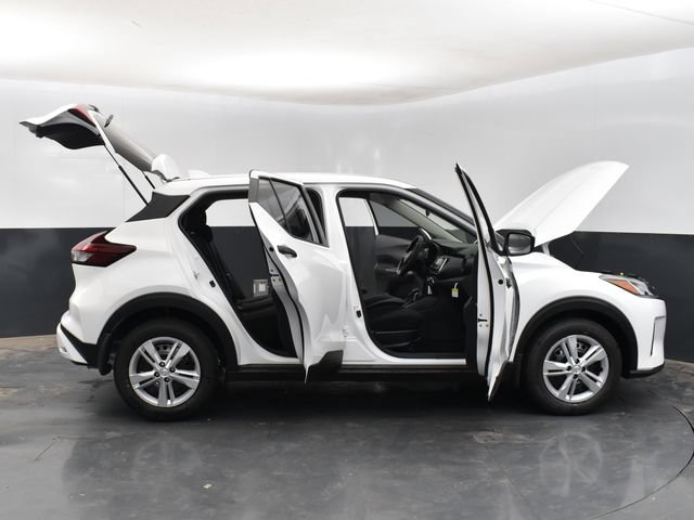 Used 2024 Nissan Kicks S FWD image 33