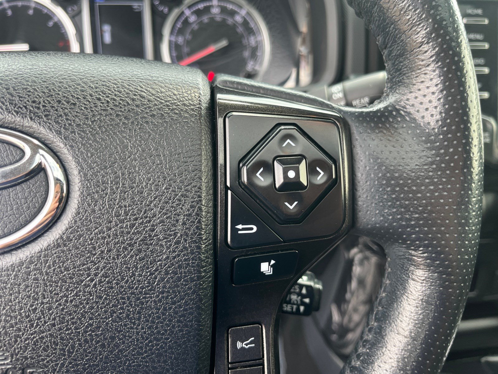 Certified 2023 Toyota 4Runner TRD Off-Road Premium w/ Off Road Premium Plus Package AWD/4WD image 15