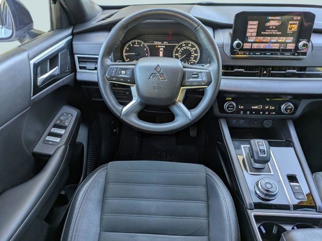 Used 2022 Mitsubishi Outlander SEL Black Edition image 17