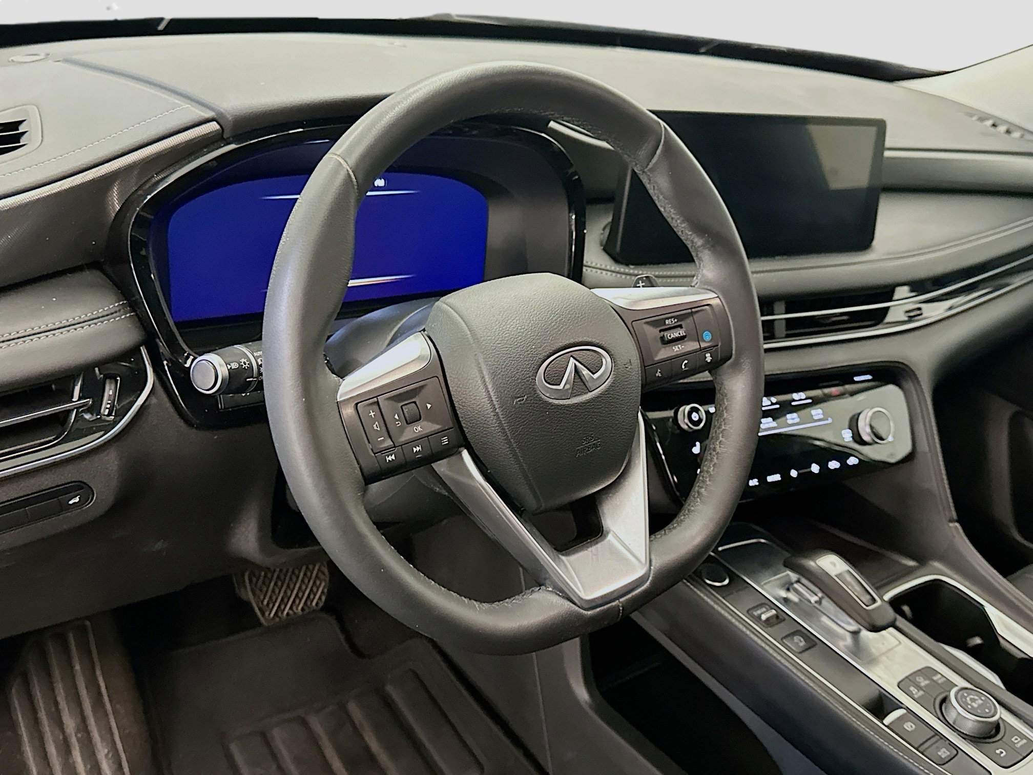 Used 2023 INFINITI QX60 Luxe w/ Cargo Package AWD/4WD image 18