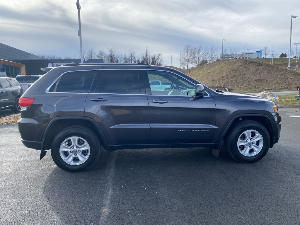 Certified 2016 Jeep Grand Cherokee Laredo w/ Quick Order Package 23E image 2