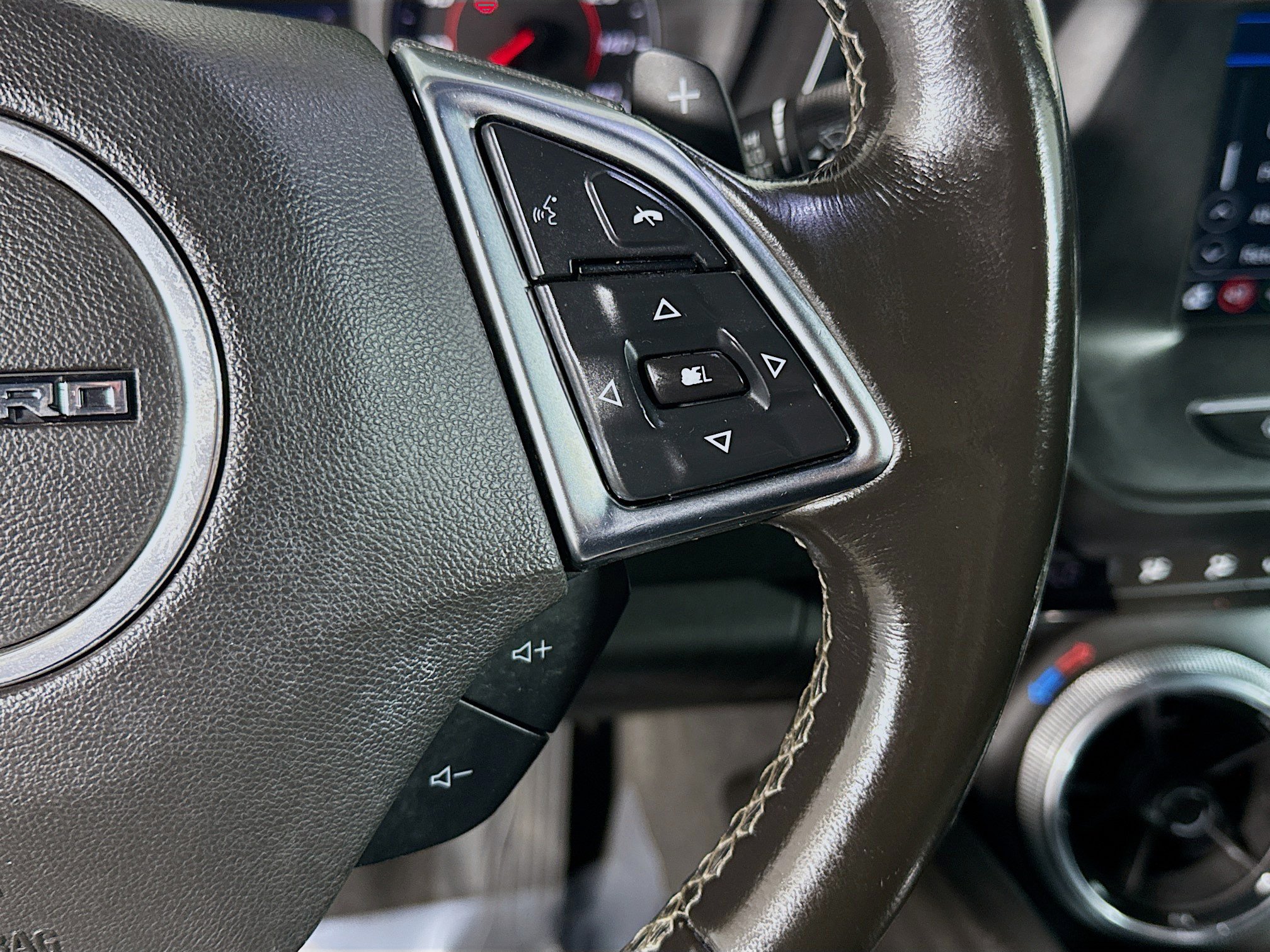 Used 2019 Chevrolet Camaro LT RWD image 15