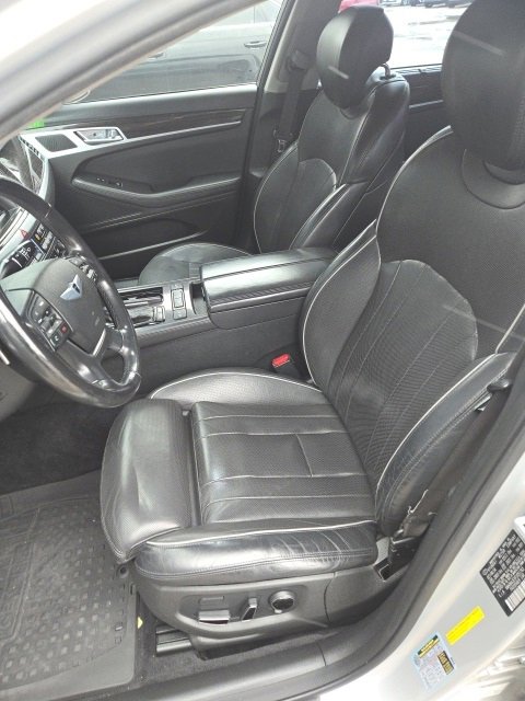 Used 2015 Hyundai Genesis 3.8 w/ Option Group 03 image 4