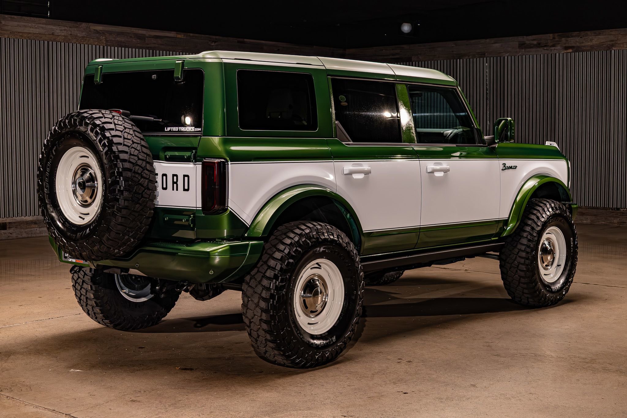 Used 2025 Ford Bronco Badlands image 10