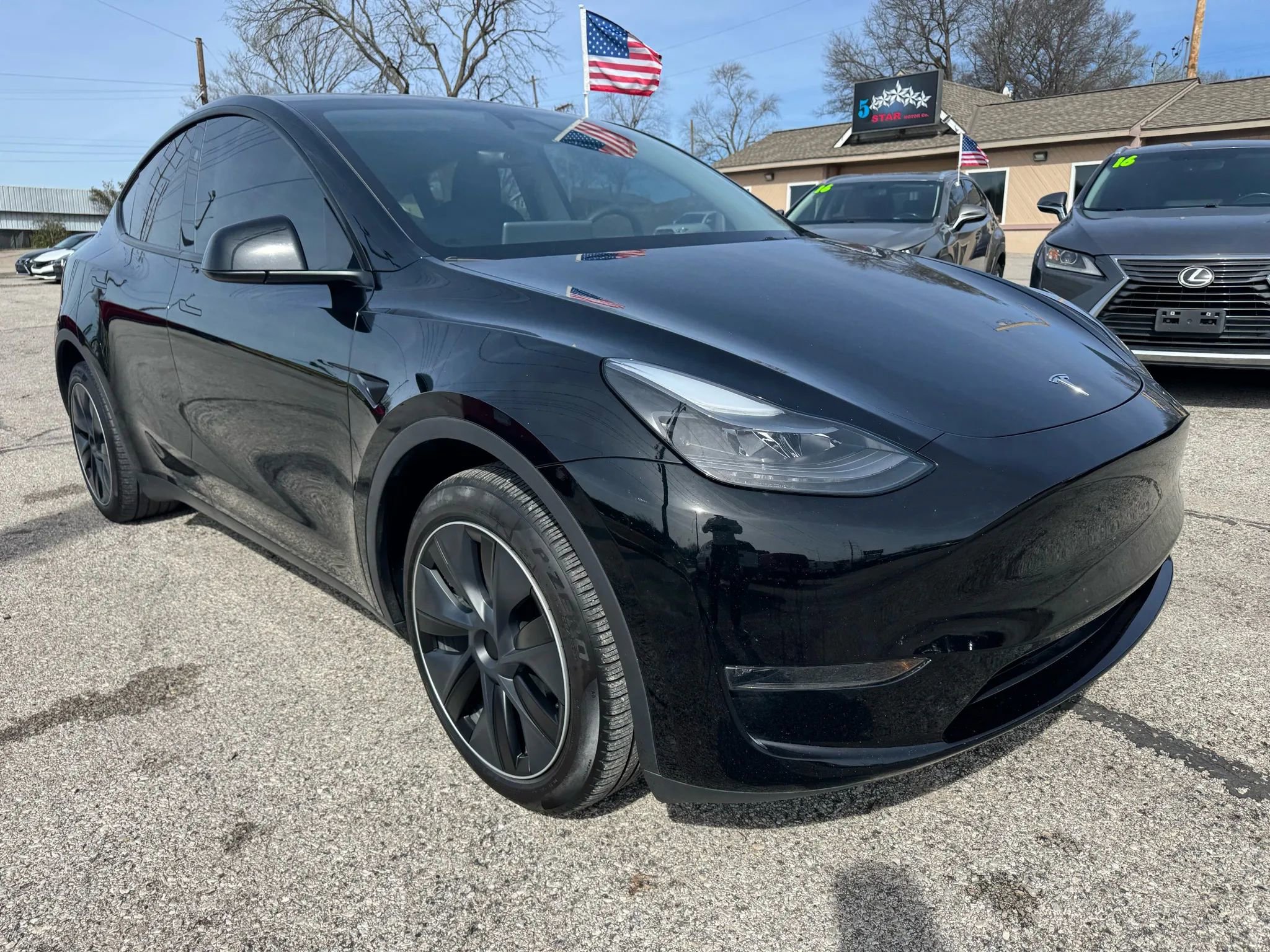 Used 2024 Tesla Model Y Long Range image 1