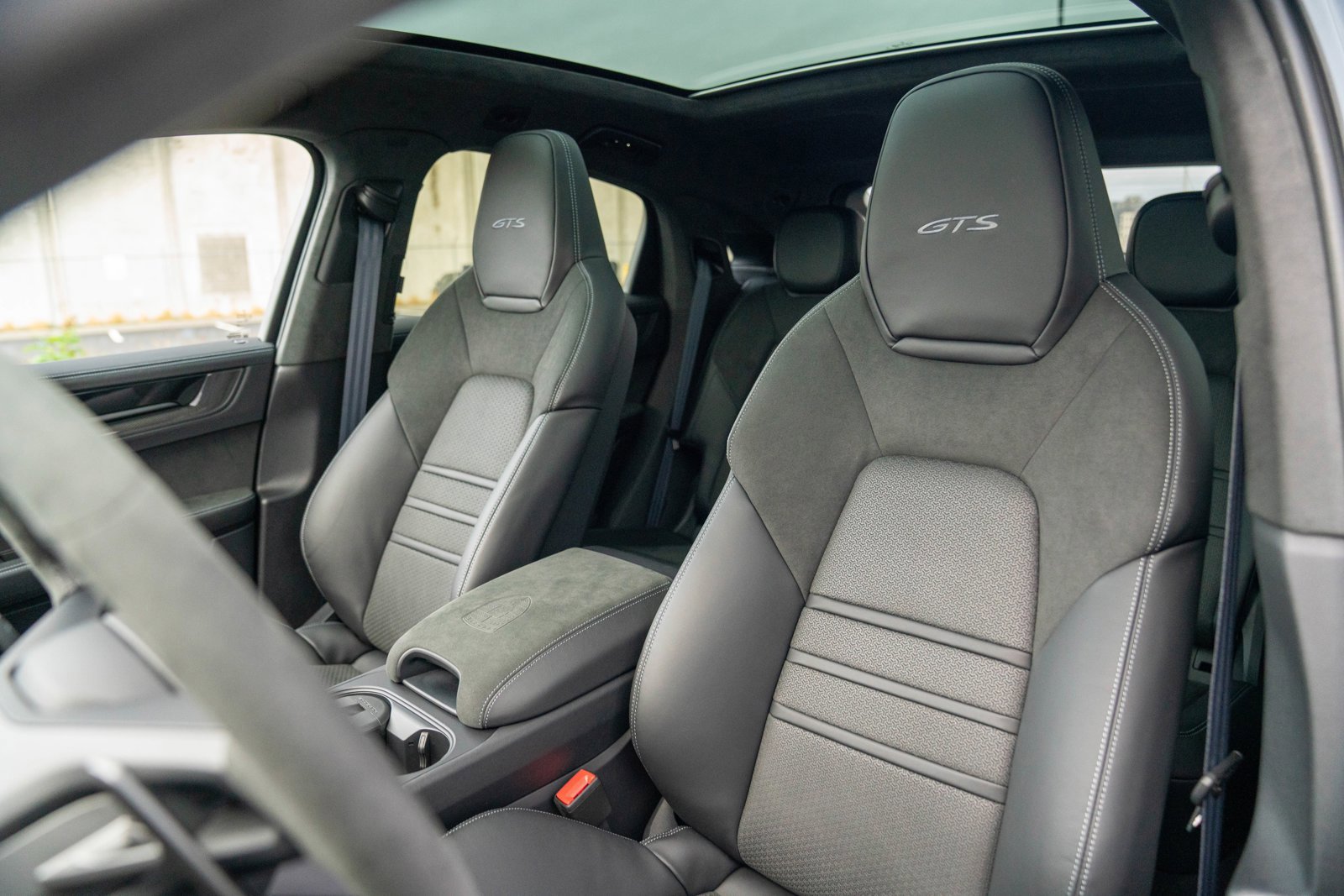 New 2026 Porsche Cayenne GTS image 5