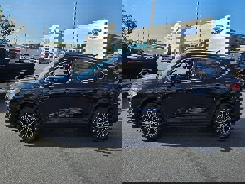 New 2025 Ford Escape SE image 5