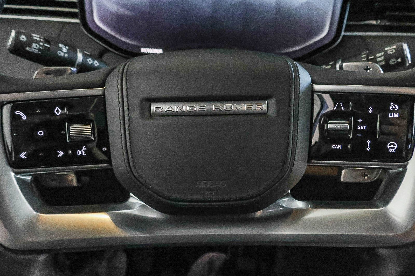 Used 2024 Land Rover Range Rover SV image 35